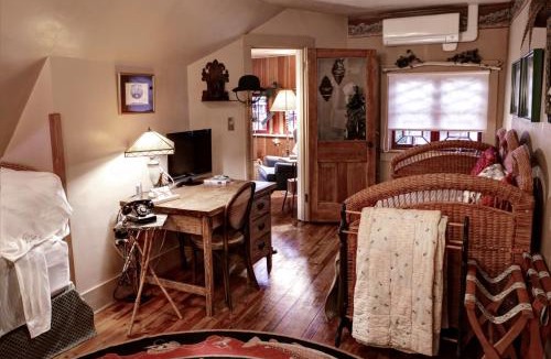 Bellefonte Bed & Breakfast | The Queen, A Victorian Bed & Breakfast