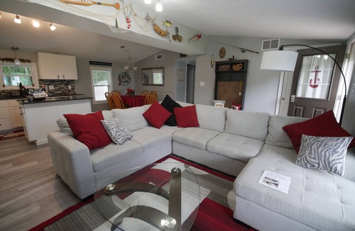 Conneaut Lake House | The Red Haven at Conneaut Lake