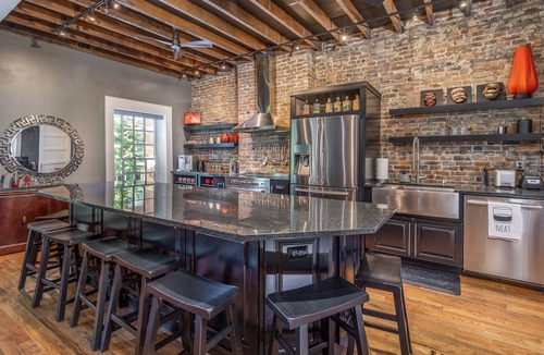 Danville Apartment | The Residence - Luxury 3 BR apt in downtown Danville