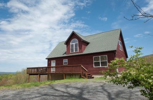 Berkeley Springs House | The Retreat at Upland Trail -Private 3BR