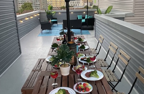 University City Apartment | THE ROOFTOP OASIS