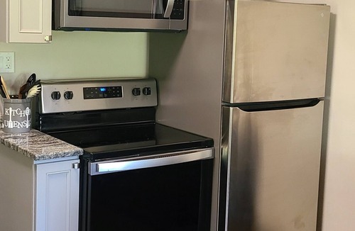 Jacksboro Villa | The Upper East Side Shed - Norris Lake & Mountain Rental