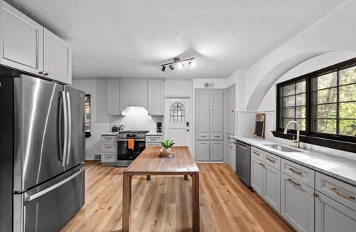 Shadyside House | The Walnut Suites - The Family Suite