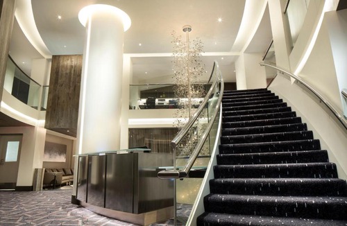 Logan Square Hotel | The Windsor Suites