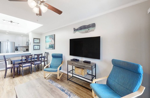 Atlantic Beach Condo | Third-Floor, Oceanfront Condo with Excellent View, Balconies, WiFi & Shared Pool