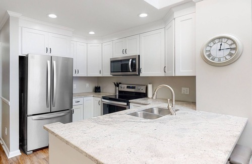 Atlantic Beach Condo | Third-Floor, Oceanfront Condo with Excellent View, Balconies, WiFi & Shared Pool