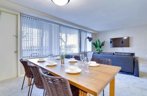 Aurora Highlands Apartment | This Apt is Perfect For Business Trips or a Relaxing Vacation