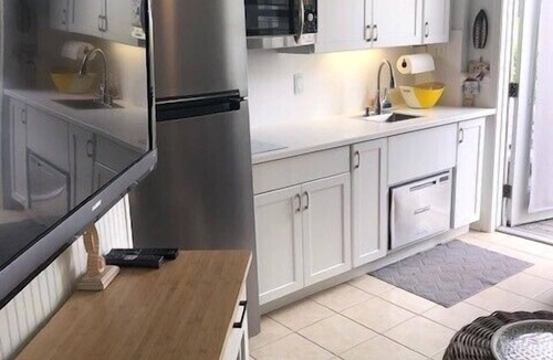 Avalon Condo | This BEACH BLOCK adorable condo at the Ocean View is one of Avalon's perfect places to get-a-way
