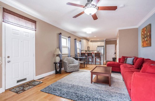 Bella Vista House | This house is a 3 bedroom (s), 2.5 bathrooms, located in Philadelphia, PA.