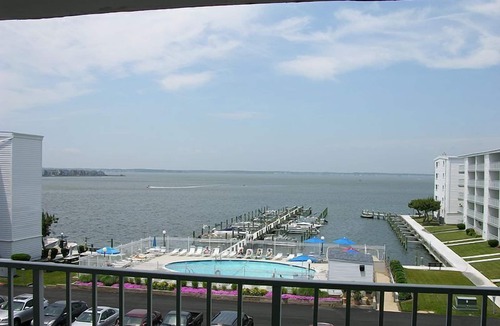 Midtown Ocean City Condo | Thunder Island 128C-Baywater 39th St, Free WiFi, Pool, Elev, W/D, AC