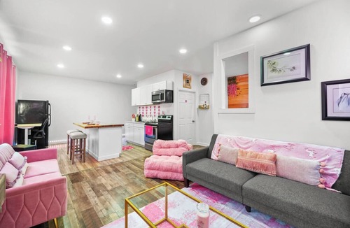 Marlinton Apartment | Tickled Pink – A Fun & Fabulous Stay!