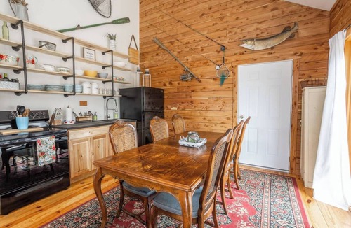 Gnaw Bone Cabin | "Timber Nook" Suite at Rustic Retreat Cabin w/amenities