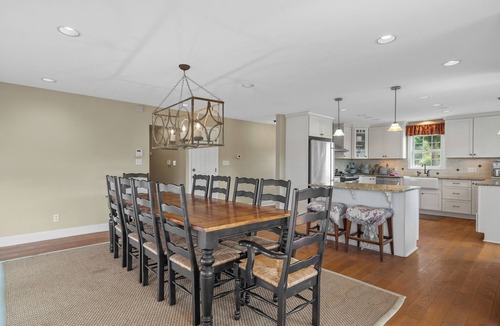 Burgettstown House | Timeless Renovated Pre-Civil War Guest House