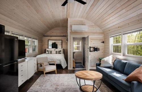 Great Cacapon Apartment | Tiny Cabin w Fire Pit Game Room and Dog Friendly