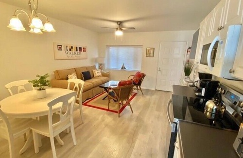 Admiral Estates Condo | Top floor unit with water view from bedroom!
