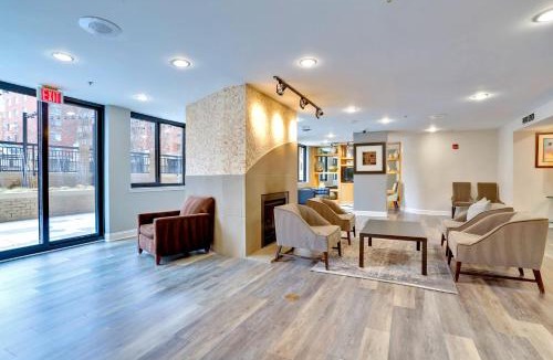 Ballston Apartment | Top Location in Ballston - Pool & Gym Access