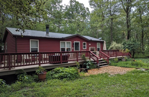 Gray House | Top of the Mountain Deck Grill Fire Pit- Dog friendly with NEW A/C!