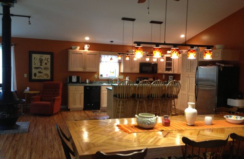 Catawissa Cottage | ‘Topl’ In’ Creek-Side Cottage