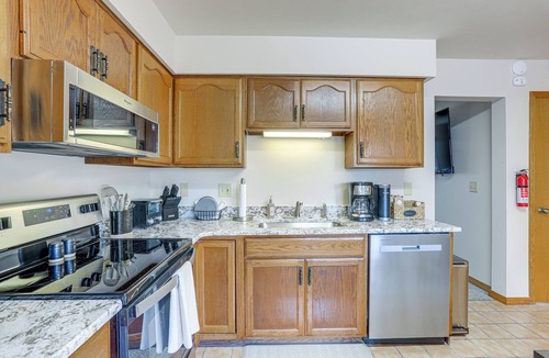 Clearfield House | Townhome w/Patio: 1 Mi to Clearfield Riverwalk