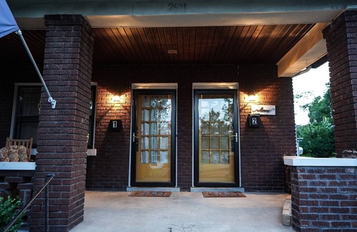 Latonia House | Townhouse - Private 2nd Floor unit with Patio in Historic Walkable Neighborhood