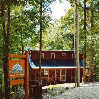 Stanton House | Trailseeker Cabin w King Bed Hot Tub at Red River Gorge Natural Bridge