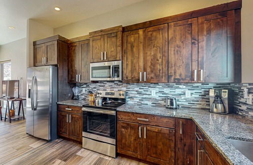 Moab South Valley House | Tranquil desert home with private hot tub and great views - close to Arches