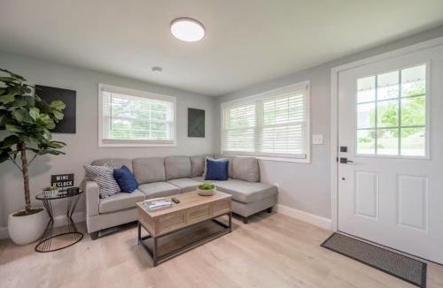 Blacksburg Villa | Tranquil Retreat - Conveniently Located