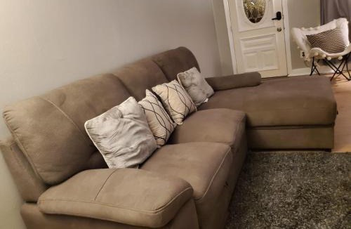 Collingdale House | Tranquility Room by the Airport -Shared space