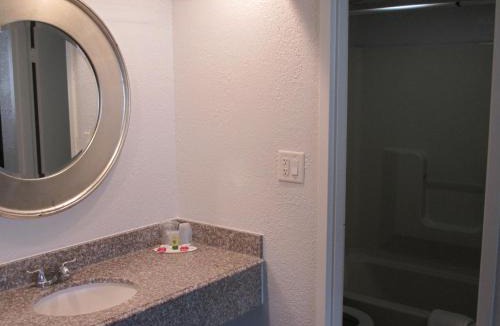 Lakehurst Hotel | Travel Inn and Suites