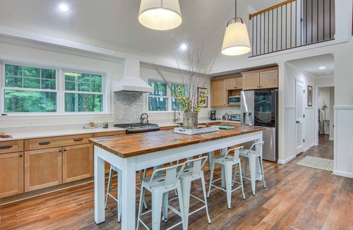 Treasure Lake House | Treasure Lake Home w/Deck: Walk to Bimini Lake!