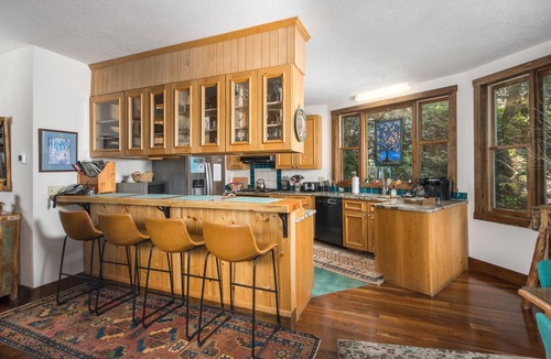 Apple Ridge House | Treehaven 2BR/2.5 BA Upscale Home near Blowing Rock