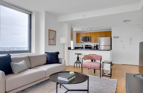 Hunters Point Apartment | Trendy LIC 2BR w/W/D, Elevator & Doorman, near East River, by Blueground
