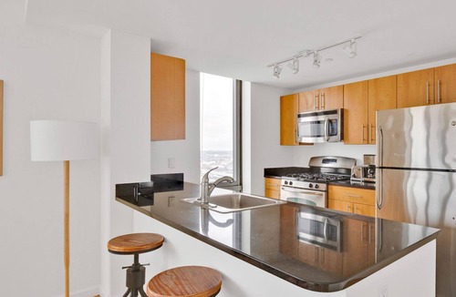 Hunters Point Apartment | Trendy LIC 2BR w/W/D, Elevator & Doorman, near East River, by Blueground