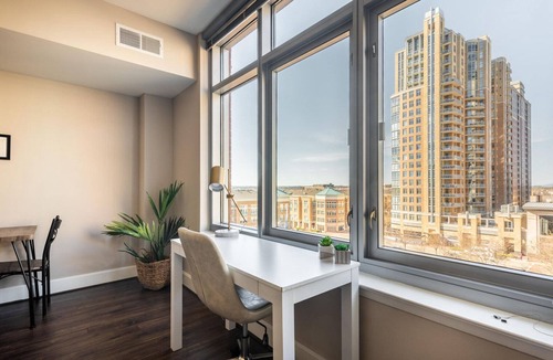 Reston Apartment | Trendy Reston Studio w/Fitness Center, .1 mi to Mall, by Blueground