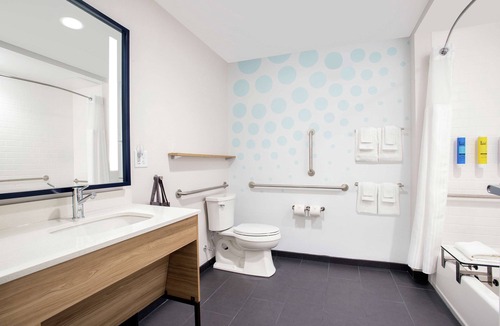 Audubon Hotel | Tru by Hilton Audubon Valley Forge