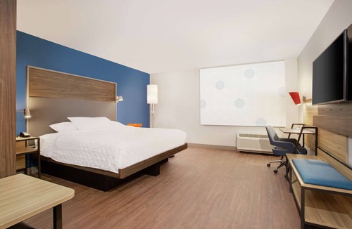 Audubon Hotel | Tru by Hilton Audubon Valley Forge