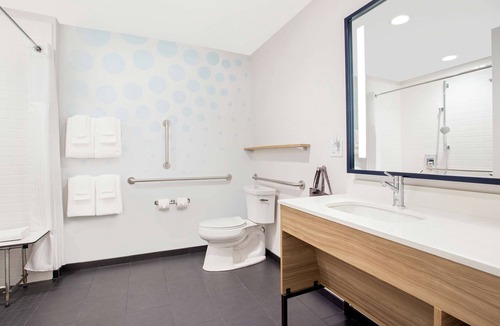 Audubon Hotel | Tru by Hilton Audubon Valley Forge