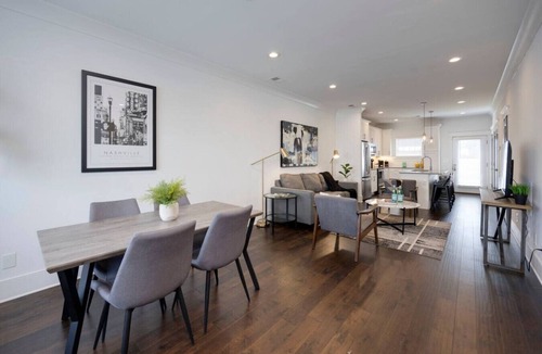 Charlotte Park Apartment | Two Gorgeous Homes- 20 Guests- Amazing Location