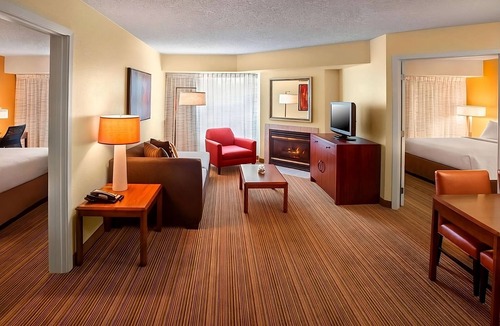 Bethlehem Hotel | Two Spacious 2 Bedroom Suites - Explore America on Wheels & Lehigh Valley!