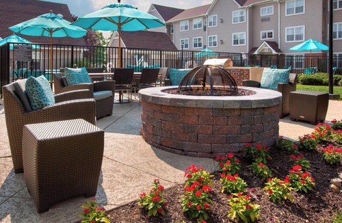 Bethlehem Hotel | Two Spacious 2 Bedroom Suites - Explore America on Wheels & Lehigh Valley!