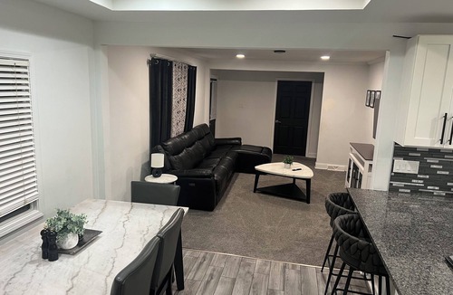 Plum House | U.S open Oakmont home! 4 minutes away! Walking distance!