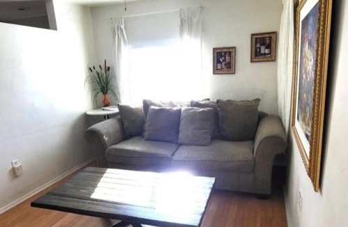 Garfield Apartment | U4 - Cozy 1BR & 1BA Walkup APT in DT PHX with pkg