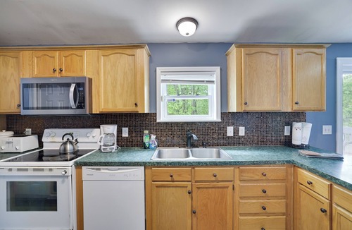 Tobyhanna House | Ultimate Game room/w 7 BR Sleeping 24 In Poconos