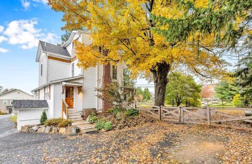 Kennett Square House | Underground Railroad 3 Bedroom Farmhouse
