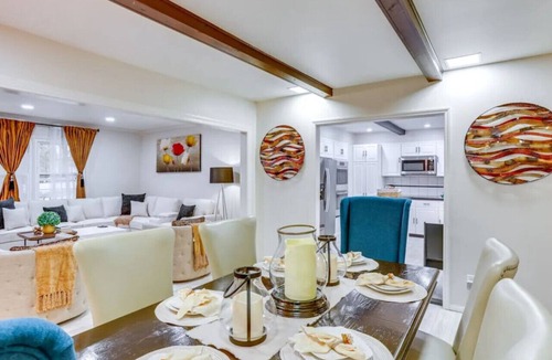 Lewisburg House | University Villa near Bucknell with Pool