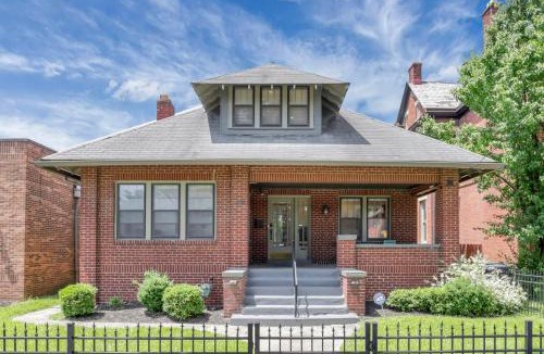 Merion Village House | Updated 4BD House Near German Village w Parking