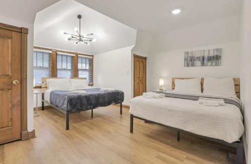 Merion Village House | Updated 4BD House Near German Village w Parking