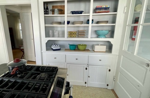 Lake Como House | Updated, Beachy Four-Bedroom Home 0.6 Miles to Beach