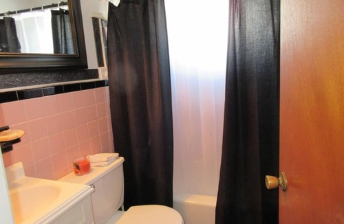Harvey Cedars Apartment | Upgraded 2nd floor duplex in the heart of Harvey Cedars close to the bay beach and the ocean.