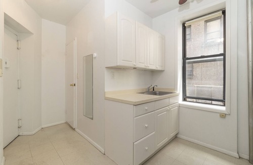 Upper East Side Apartment | Upper East Two BR near Central Park NYC